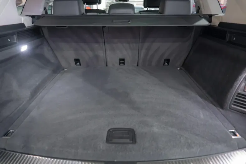 Volkswagen Touareg din 2021 cu 93.733 km - oferta VOL148833 - foto 9