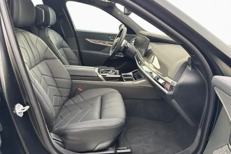 BMW 740 din 2025 cu 24.746 km - oferta BMW148905 - foto 11