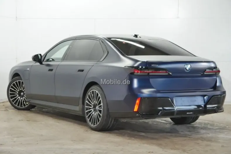 BMW 750 din 2024 cu 48.476 km - oferta BMW148910 - foto 3