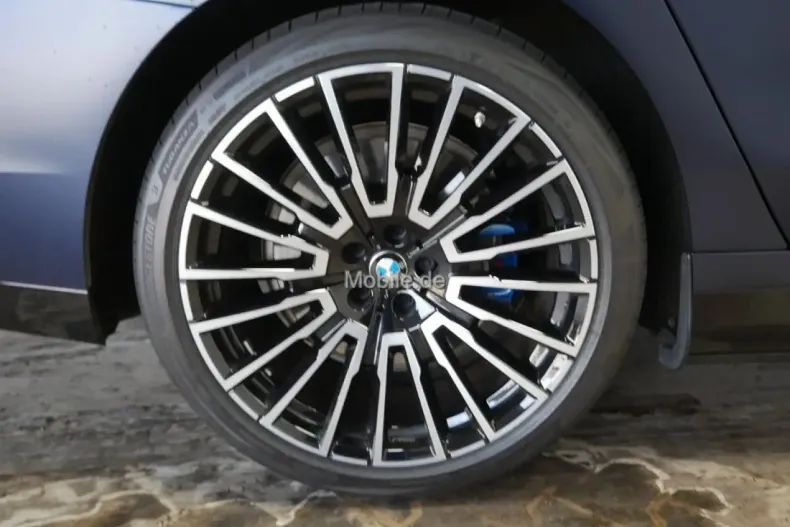 BMW 750 din 2024 cu 48.476 km - oferta BMW148910 - foto 9