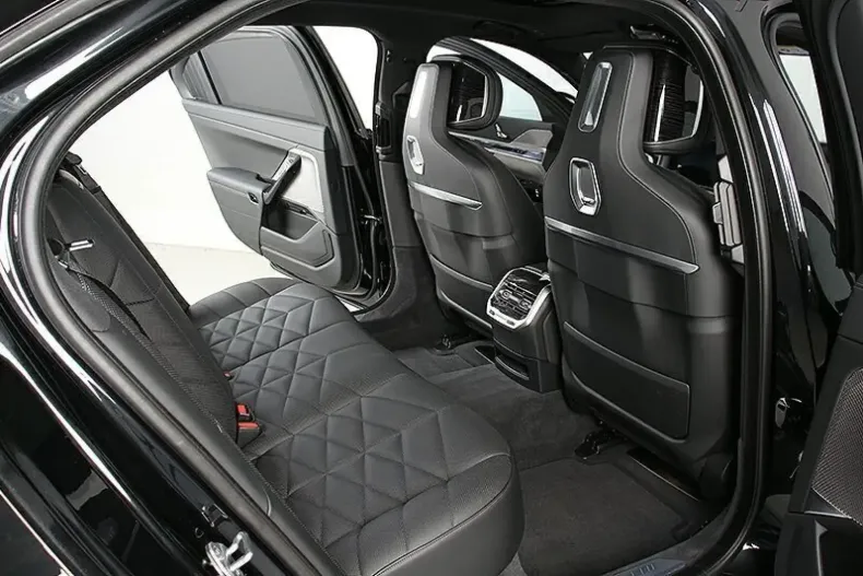 BMW 740 din 2024 cu 25.300 km - oferta BMW148913 - foto 6