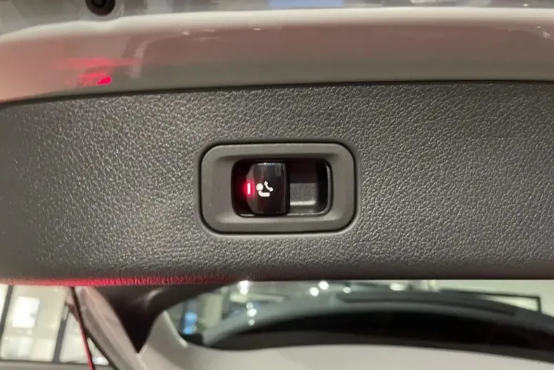 Mercedes-Benz GLC 300 din 2024 cu 21.250 km - oferta MER148931 - foto 14