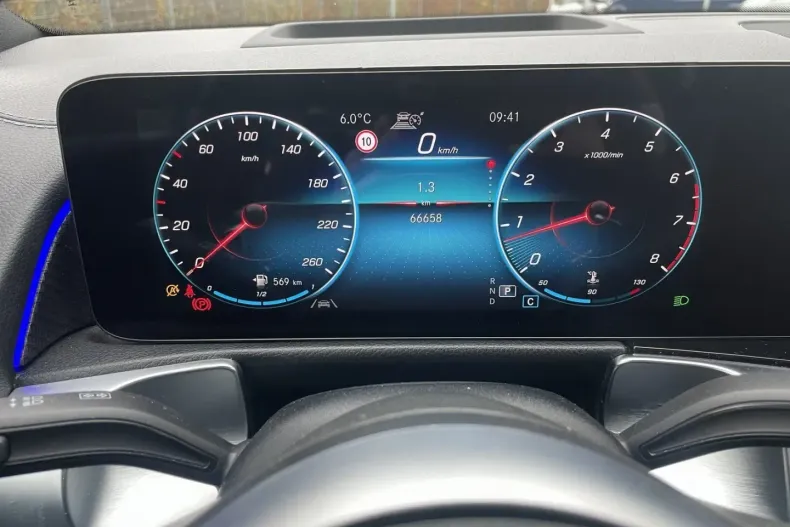 Mercedes-Benz GLB 250 din 2021 cu 66.700 km - oferta MER148947 - foto 10