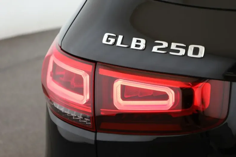 Mercedes-Benz GLB 250 din 2022 cu 69.500 km - oferta MER148950 - foto 9