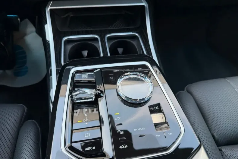 BMW 750 din 2023 cu 17.188 km - oferta BMW148959 - foto 18