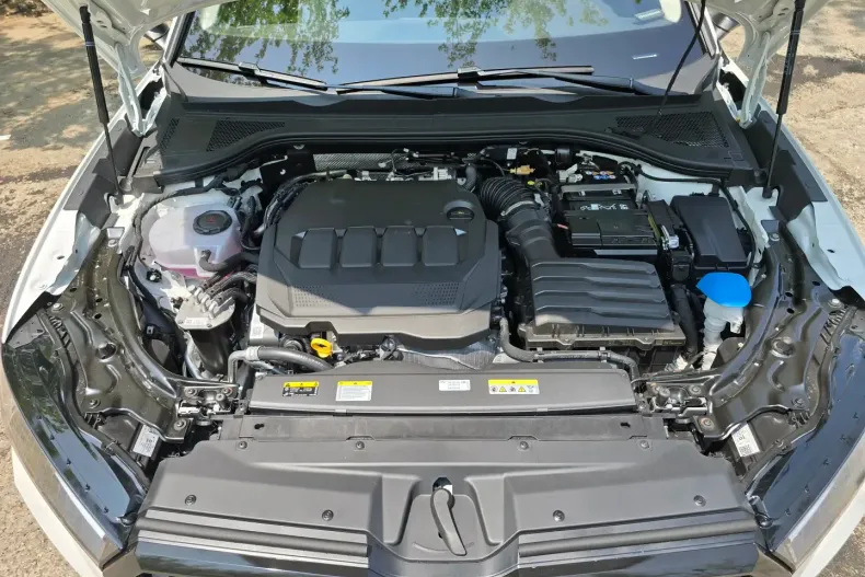 Skoda Superb din 2025 cu 8.400 km - oferta SKO148961 - foto 21