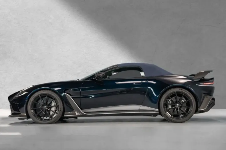 Aston Martin V12 Vantage din 2024 cu 3.289 km - oferta AST148964 - foto 2