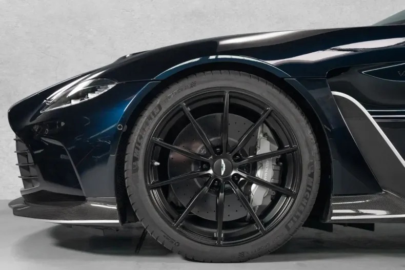 Aston Martin V12 Vantage din 2024 cu 3.289 km - oferta AST148964 - foto 9