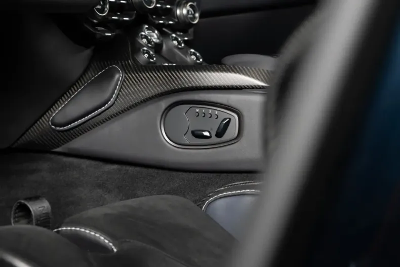 Aston Martin V12 Vantage din 2024 cu 3.289 km - oferta AST148964 - foto 28