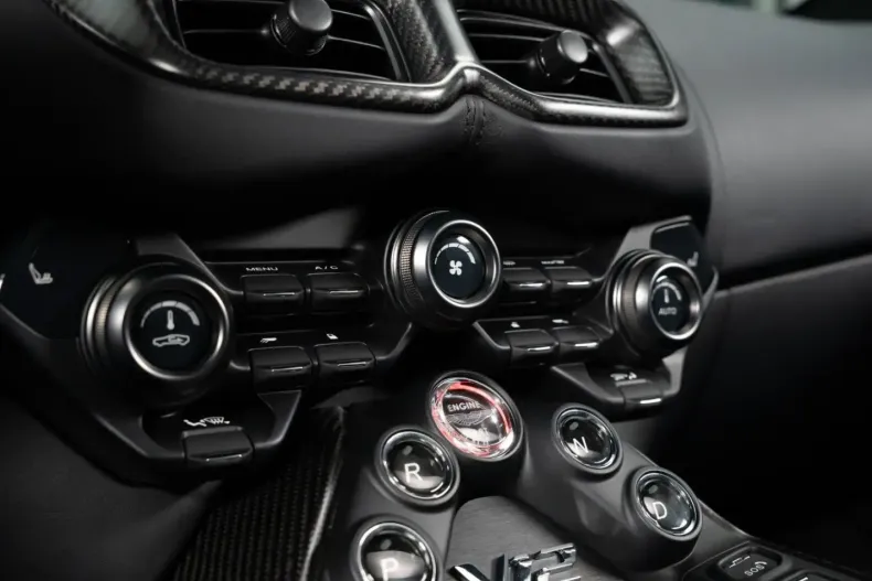 Aston Martin V12 Vantage din 2024 cu 3.289 km - oferta AST148964 - foto 35