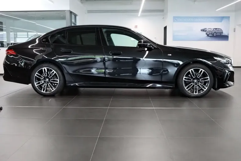 BMW 520 din 2024 cu 26.481 km - oferta BMW148971 - foto 2