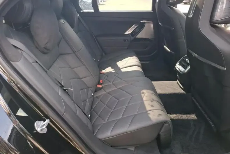 BMW M760e din 2024 cu 8.457 km - oferta BMW148979 - foto 8