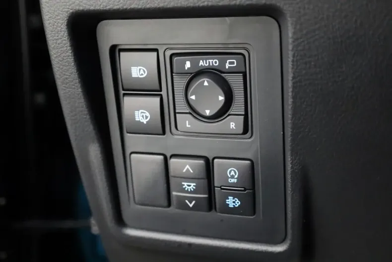 Toyota Land Cruiser din 2023 cu 47.140 km - oferta TOY149001 - foto 18