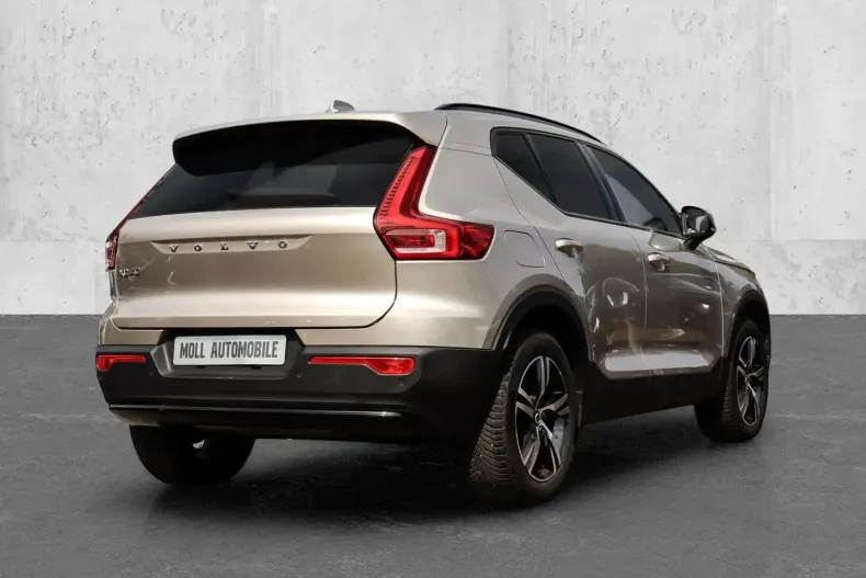 Volvo XC40 din 2023 cu 20.679 km - oferta VOL149016 - foto 2