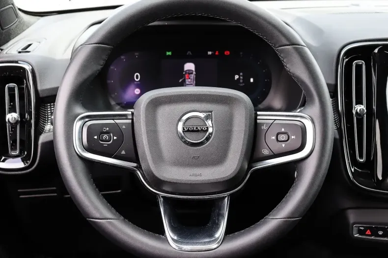 Volvo XC40 din 2023 cu 20.679 km - oferta VOL149016 - foto 6