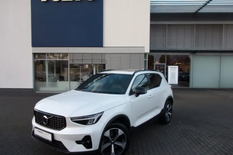Volvo XC40 din 2024 cu 35.900 km - oferta VOL149018 - foto 1