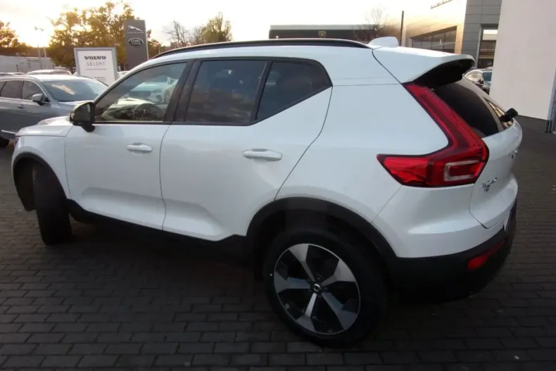 Volvo XC40 din 2024 cu 35.900 km - oferta VOL149018 - foto 6