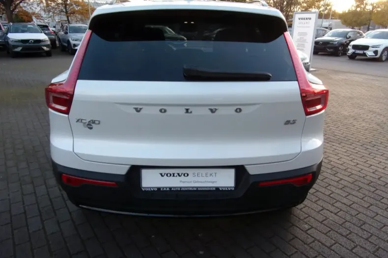 Volvo XC40 din 2024 cu 35.900 km - oferta VOL149018 - foto 8