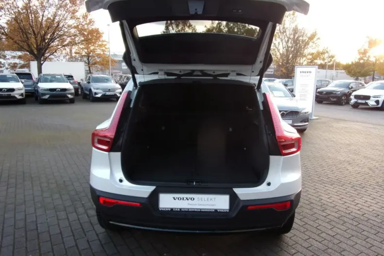 Volvo XC40 din 2024 cu 35.900 km - oferta VOL149018 - foto 9