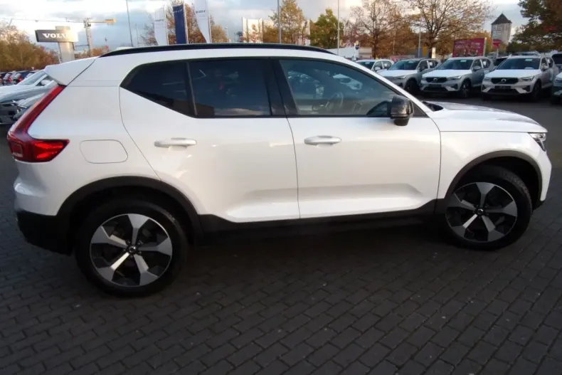 Volvo XC40 din 2024 cu 35.900 km - oferta VOL149018 - foto 13