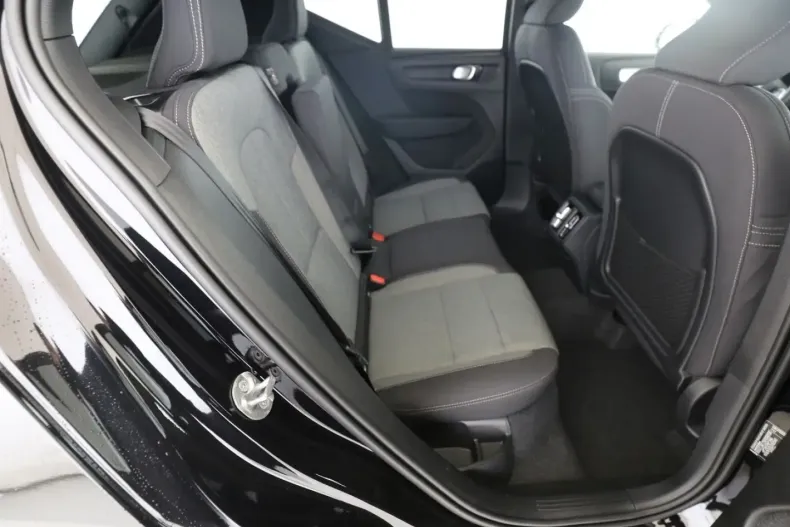 Volvo XC40 din 2024 cu 19.000 km - oferta VOL149019 - foto 6