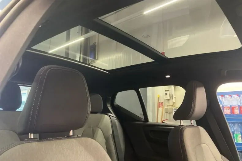 Volvo XC40 din 2024 cu 21.719 km - oferta VOL149021 - foto 14