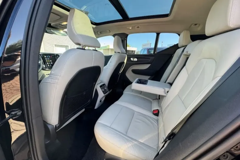 Volvo XC40 din 2022 cu 47.343 km - oferta VOL149023 - foto 16