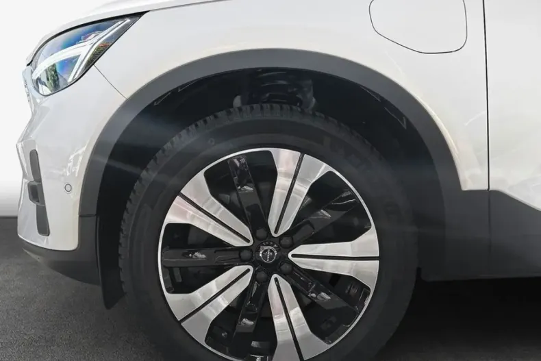 Volvo XC40 din 2022 cu 45.348 km - oferta VOL149024 - foto 6