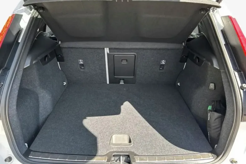 Volvo XC40 din 2022 cu 45.348 km - oferta VOL149024 - foto 8