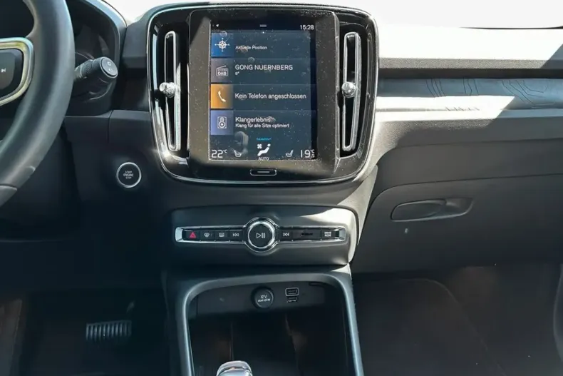 Volvo XC40 din 2022 cu 45.348 km - oferta VOL149024 - foto 14