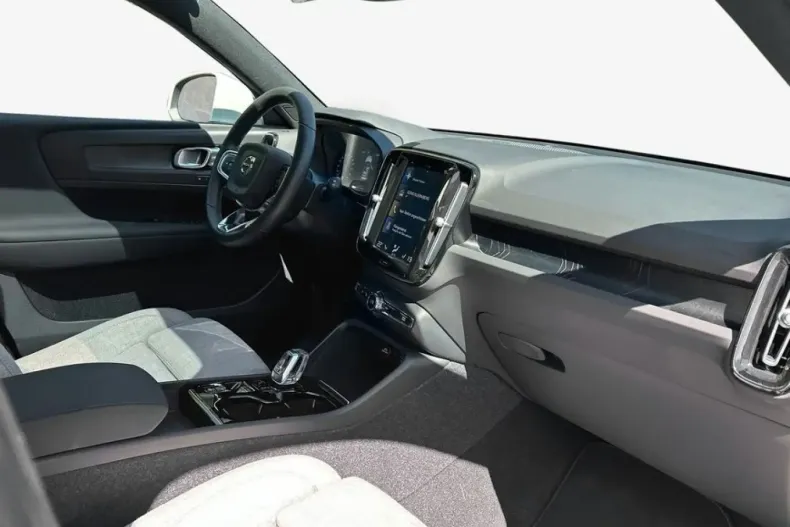 Volvo XC40 din 2022 cu 45.348 km - oferta VOL149024 - foto 15