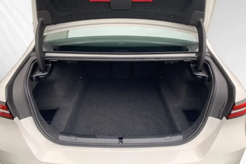 BMW 520 din 2024 cu 12.212 km - oferta BMW149038 - foto 11