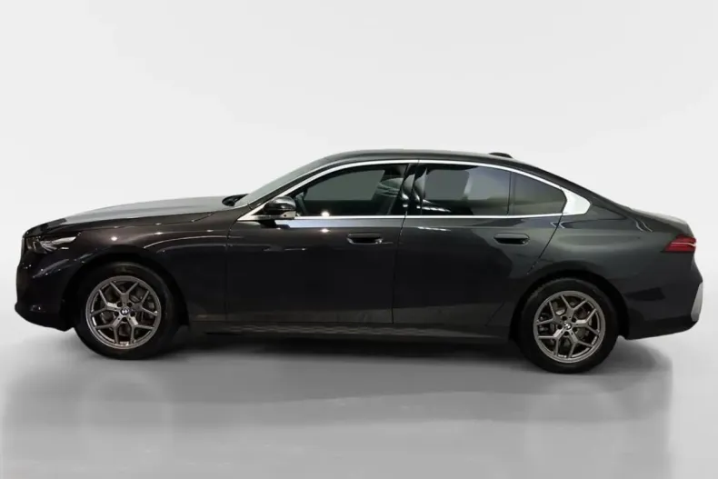 BMW 520 din 2024 cu 20.700 km - oferta BMW149039 - foto 2