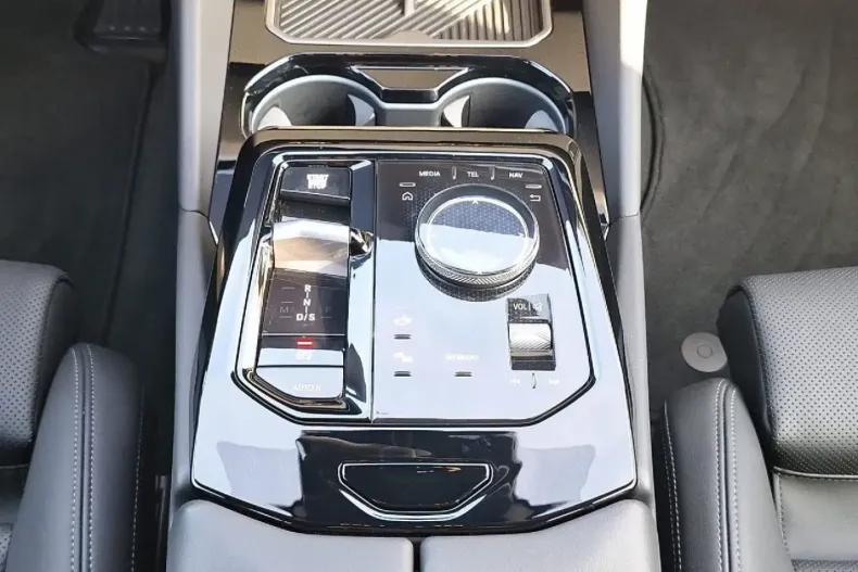 BMW 520 din 2024 cu 8.663 km - oferta BMW149040 - foto 11