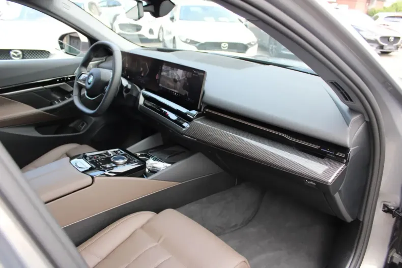 BMW 520 din 2024 cu 31.900 km - oferta BMW149054 - foto 13