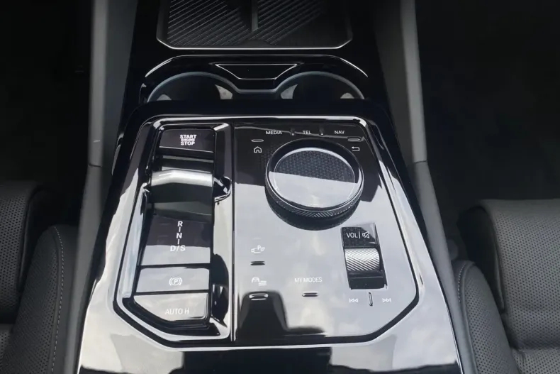 BMW 520 din 2024 cu 23.900 km - oferta BMW149055 - foto 10