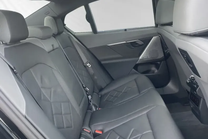 BMW 520 din 2024 cu 23.900 km - oferta BMW149055 - foto 11