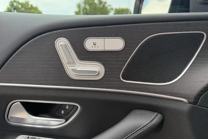 Mercedes-Benz GLE 300 din 2024 cu 11.970 km - oferta MER149075 - foto 11