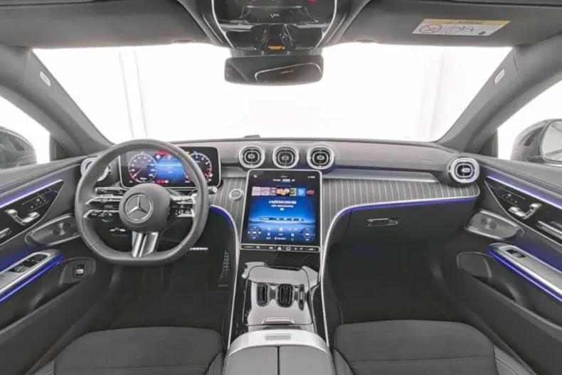 Mercedes-Benz CLE 300 din 2024 cu 12.563 km - oferta MER149085 - foto 5