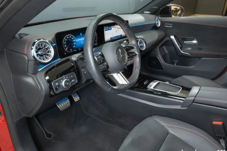 Mercedes-Benz CLA 200 din 2024 cu 19.284 km - oferta MER149098 - foto 12