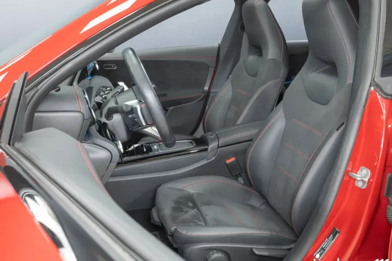 Mercedes-Benz CLA 200 din 2024 cu 19.284 km - oferta MER149098 - foto 14