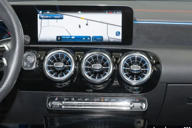 Mercedes-Benz CLA 200 din 2024 cu 19.284 km - oferta MER149098 - foto 21