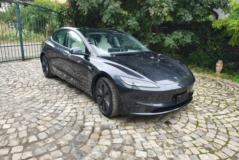Tesla Model 3 din 2024 cu 11.000 km - oferta TES149102 - foto 5