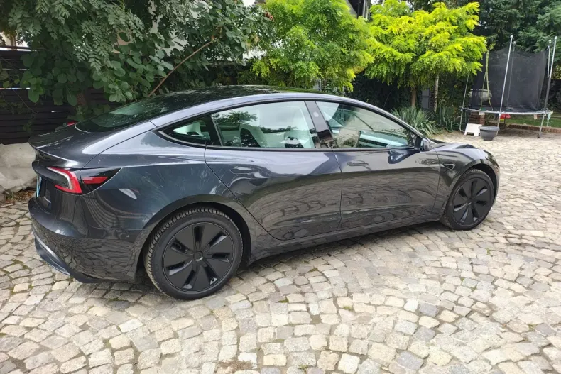 Tesla Model 3 din 2024 cu 11.000 km - oferta TES149102 - foto 10