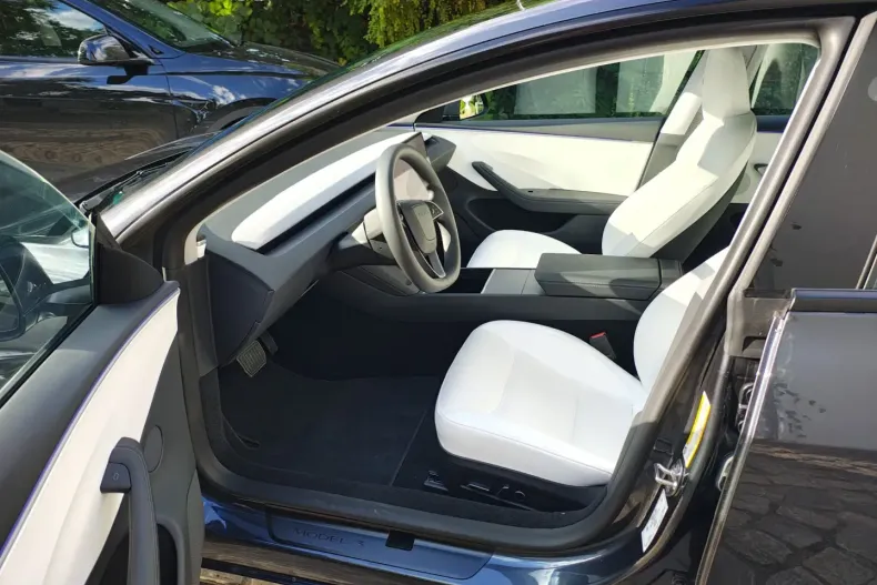 Tesla Model 3 din 2024 cu 11.000 km - oferta TES149102 - foto 13