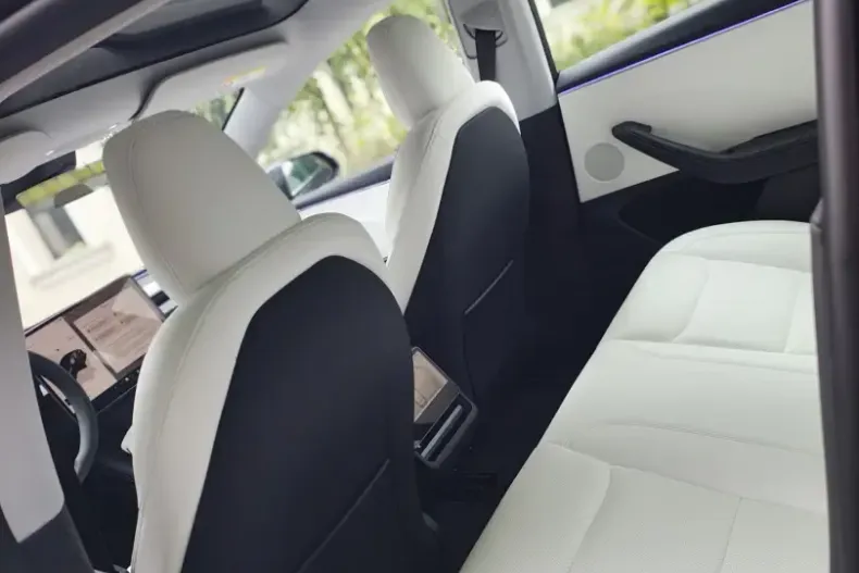 Tesla Model 3 din 2024 cu 11.000 km - oferta TES149102 - foto 15