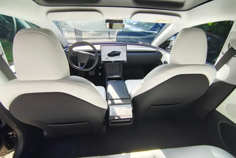 Tesla Model 3 din 2024 cu 11.000 km - oferta TES149102 - foto 16