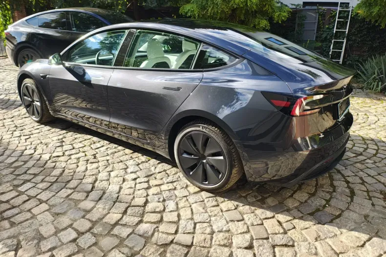 Tesla Model 3 din 2024 cu 11.000 km - oferta TES149102 - foto 19