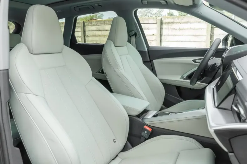 Audi Q5 din 2025 cu 9.900 km - oferta AUD149103 - foto 14