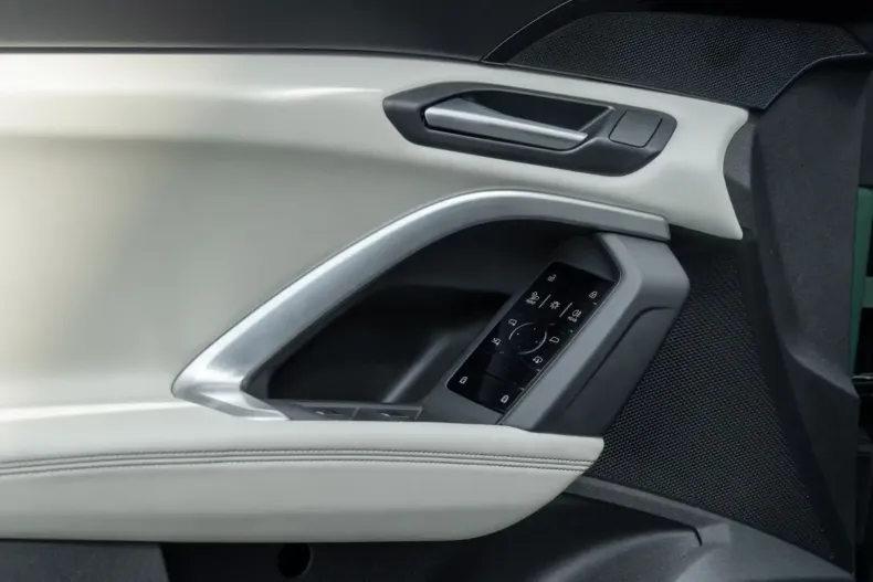 Audi Q5 din 2025 cu 9.900 km - oferta AUD149103 - foto 22